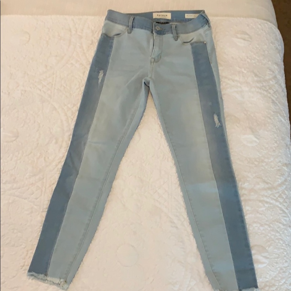 Two toned light wash jeans